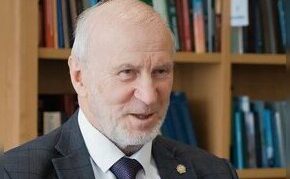 Академик Алексеенко о глобальном потеплении и любимых книгах